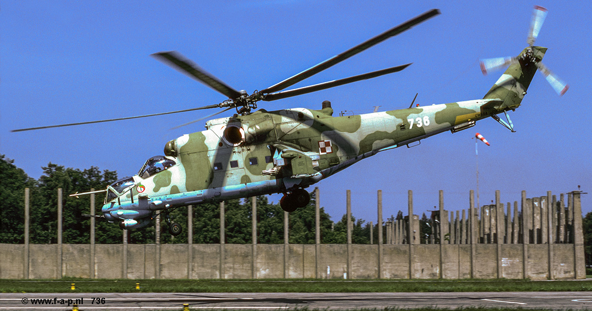 Mil Mi  24-V Hind   736   of 1-ESSz/56-KPSB    Darlowo  26-06-2001