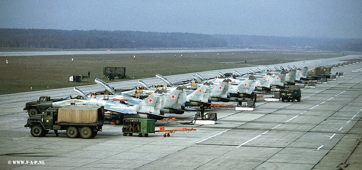 The Flyt-line with MiG 29-Fulcrum C  of 787-IAP and MiG-23UB`s   Finow 14-04-1993