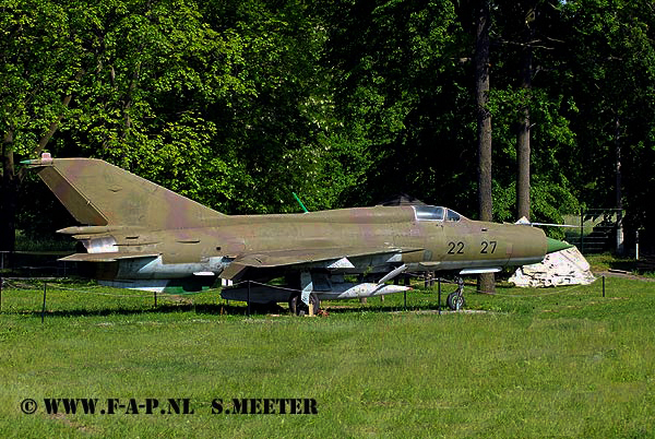 MiG 21-SPS   22 27  ex 742     Altenburg Nobitz    08-07- 2007