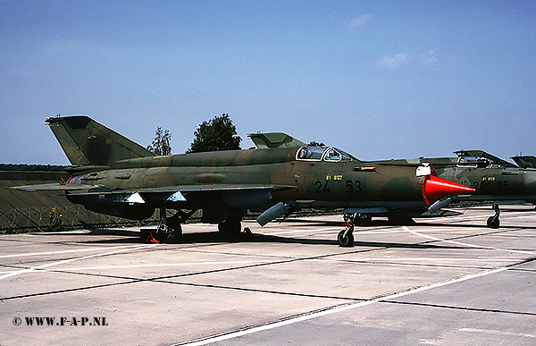 MiG-21-Bis Sau   2453   ex  990  NVA   Drewitz  29-07-1992
