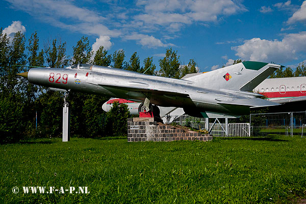 MiG 21 SPS   829    Merseburg 