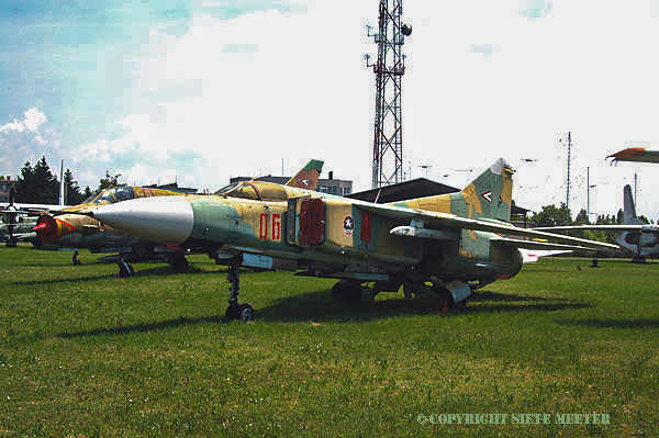 MiG-23MF    06    Szolnok   08-06-2004