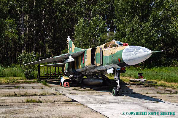 MiG-23MF    10    Papa 09-06-2004