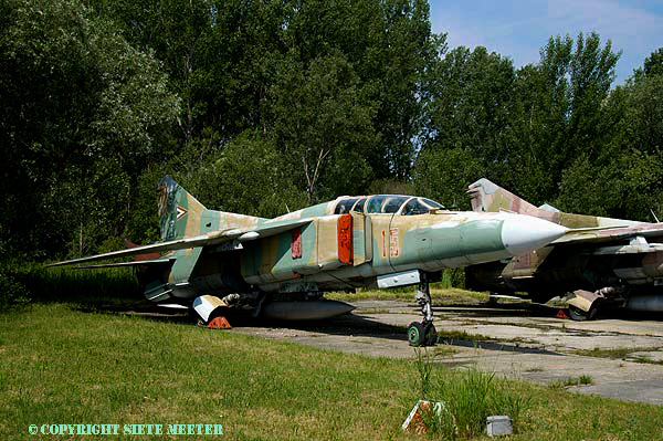 MiG-23UB    15    Papa 09-06-2004