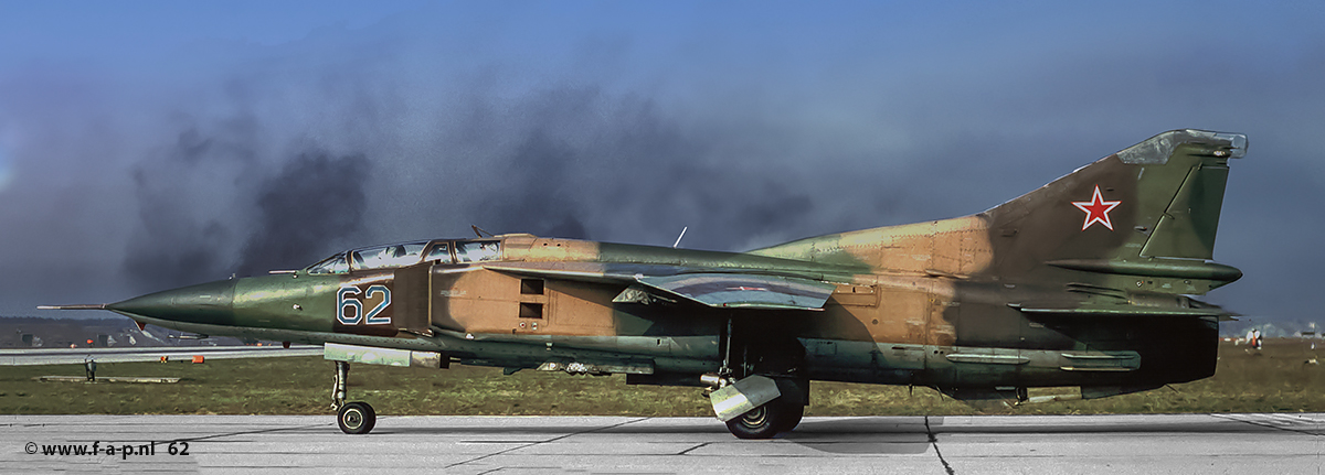 MiG 23 UB  62  of 787-IAP  Finow 14-04-1993