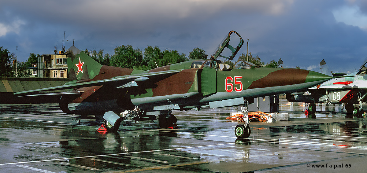 Mikoyan-Gurevich MiG-23UB   65   33-FBR     Finow- Eberswalde.  May 1992.