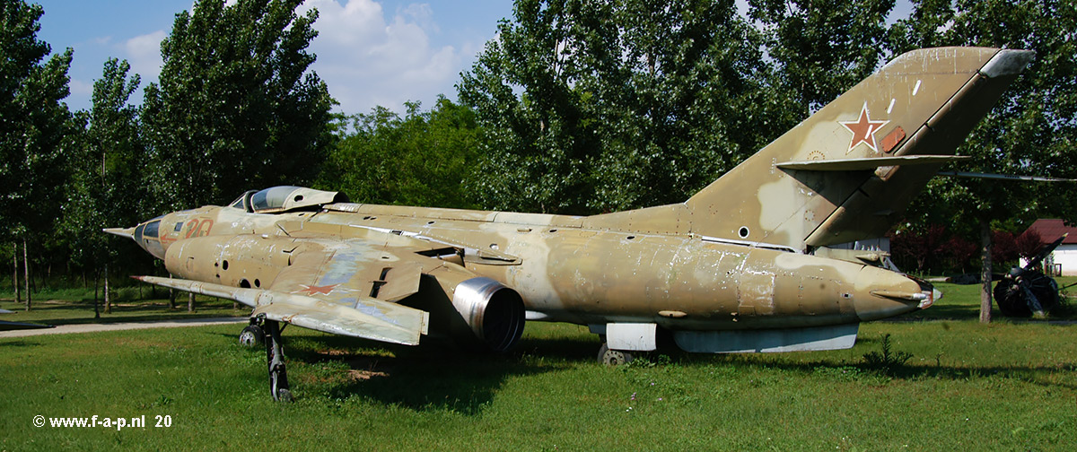 Yakovlev Yak-28R    20  c/n-7961004  at Alsonenedi  Hungaria  06-07- 2004