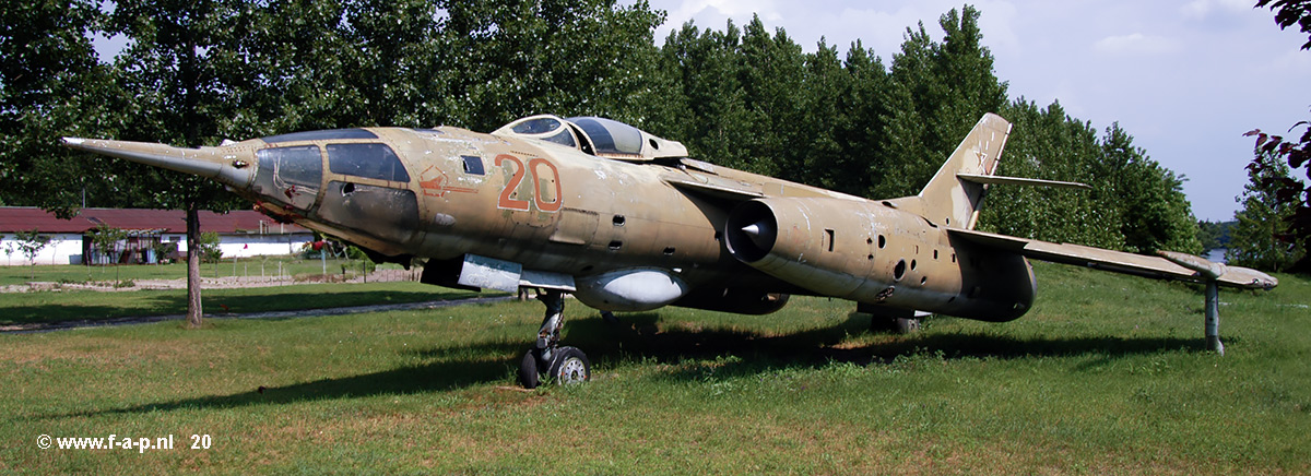 Yakovlev Yak-28R    20  c/n-7961004  at Alsonenedi  Hungaria  06-07- 2004