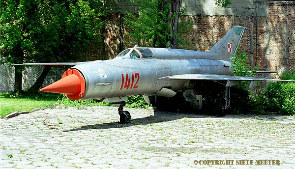 MiG21R  1412   32-PLM   Deblin  24-05-1999