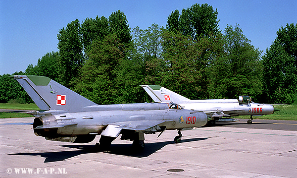 MiG 21 M 1906/1910   41-PLM  Malbork 28-05-1999   