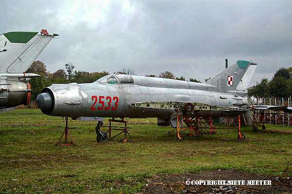 MiG 21R   2533    32-PLM   Buk  30-09-2004