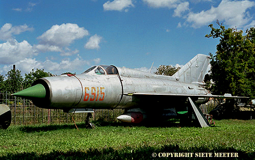 MiG 21 PFM  6915  Buk 22-08-2003