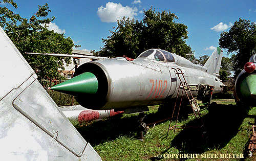 MiG 21 PFM  7102   Buk 22-08-2003