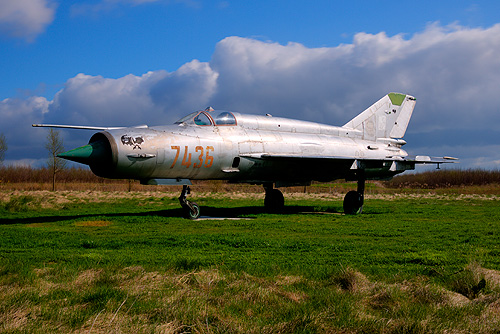 MiG 21 MF  7436  Ex 2-ELM     Brennels Buiten  Kraggenburg  10-04-2010