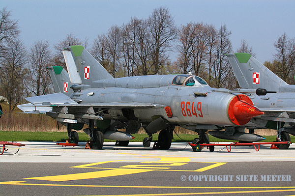 MiG 21Bis   8649    41-ELT   Malbork  27-04-2006