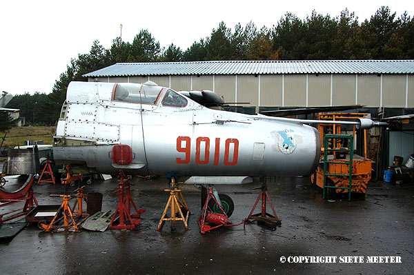 The last moments of MiG 21 MF 9010 of 10-PLM   Babimost  01-10-2004