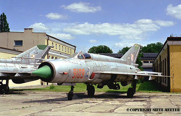 MiG21MF  9109  41-PLM  Deblin  24-05-1999