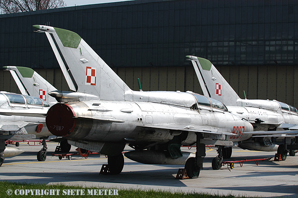 MiG 21UM  9297  41-ELT   Malbork  27-04-2006