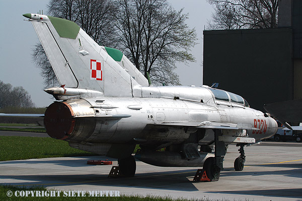 MiG 21UM  9324  41-ELT   Malbork  27-04-2006