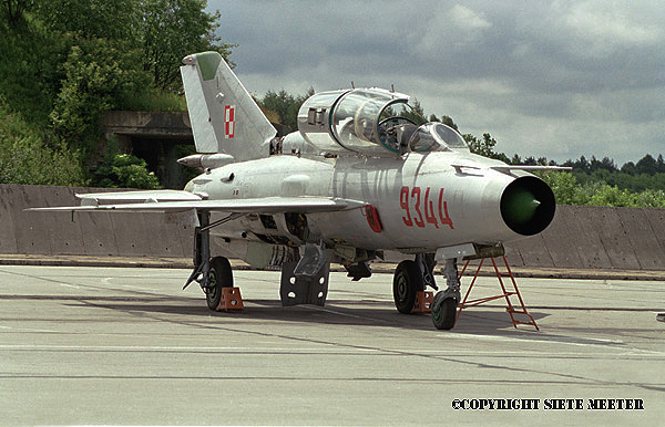 MiG 21UM  9344     9-PLM  Zegrze Pomorskie 26-06-2001