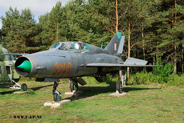 MiG 21 UM  9348  Nadarcyce  05-10-2006