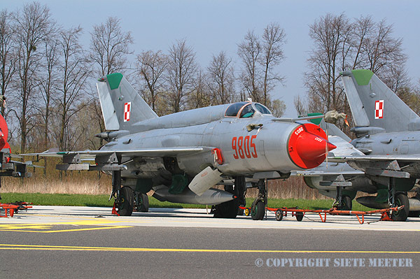 MiG 21 Bis  9805 41-PLM  Malbork   