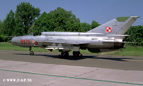 Line Up MiG 21 Bis.9975 and MiG 21 US-9792  41-PLM Malbork 28-05-1999 