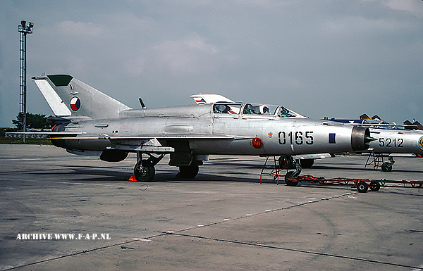 Mikoyan - Gurevich   MiG-21UM 0165    c/n-01695165   Czechoslovakia - Air Force   Decommissioning: 31.12.1992 