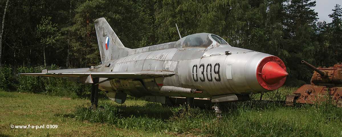 Aero S-106  MiG-21F-13   0309  c/n-560309     Czechoslovakia - Air Force Zruc off Airport 12-06-2004