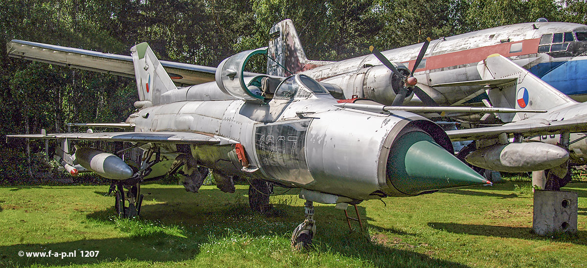 Mikoyan-Gurevich MiG-21MA     1207          c/n-961297   5. Slp -Pilsen Czechoslovakia - Air Force   collision with the 1205 that Crashed at 3.Km of the smal vilagge of Broumy.Photo at Zruc off Airport 12-06-2004 