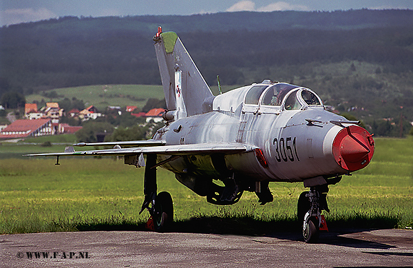 MiG 21UM   3051  Sliac    31-05-2003