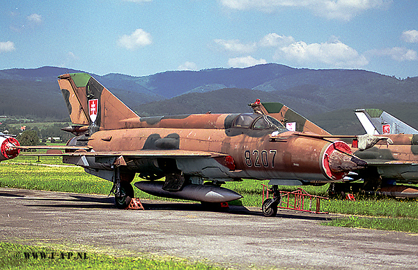 MiG 21 MF  8207    Sliac    31-05-2003