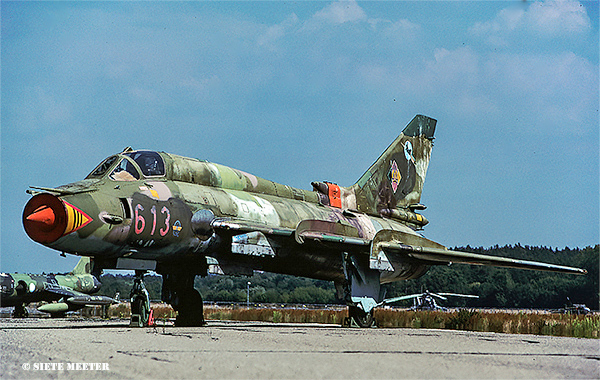 Su-22M04   613    c/n-25018  JBG-77     Gatow museum 