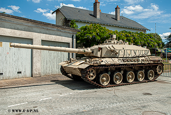 AMX-32     Museum Des Blindes Suamur  28-06-2009