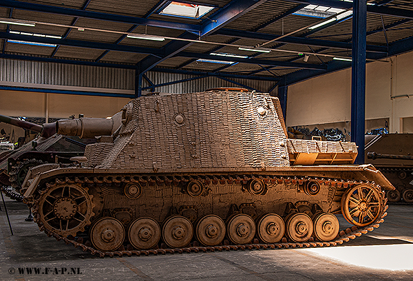 SdKfz-166  Brummbar    Museum Des Blindes Suamur  28-06-2009