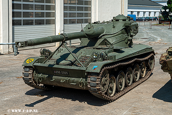 AMX-13   298-0305     Museum Les  Blindes Suamur  28-06-2009