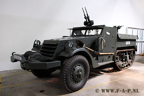 Half Track  830138   Museum Les  Blindes Suamur  28-06-2009   