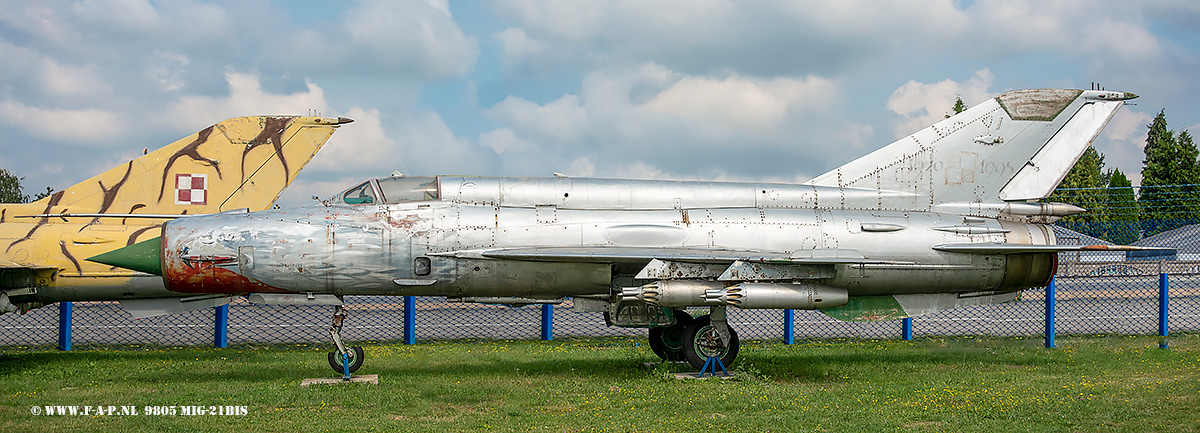 MiG-21-Bis  8905  c/n-7508905  ex-34-PLM  Dęblin  17-08-2022 