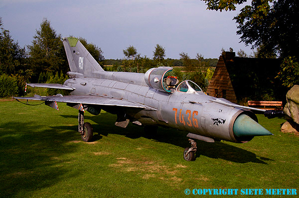 MiG 21 MF  7436  c/n 96007436   Ex 2-ELM  (Ex Nova Sol  12/01-03) Schoonloo  28-08-2005