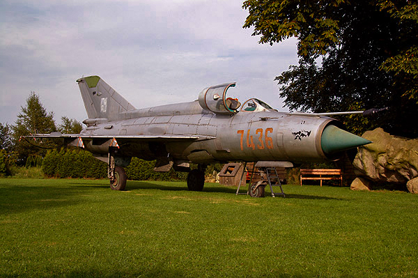 MiG 21 MF  7436  c/n 96007436   Ex 2-ELM  (Ex Nova Sol  12/01-03) Schoonloo  28-08-2005