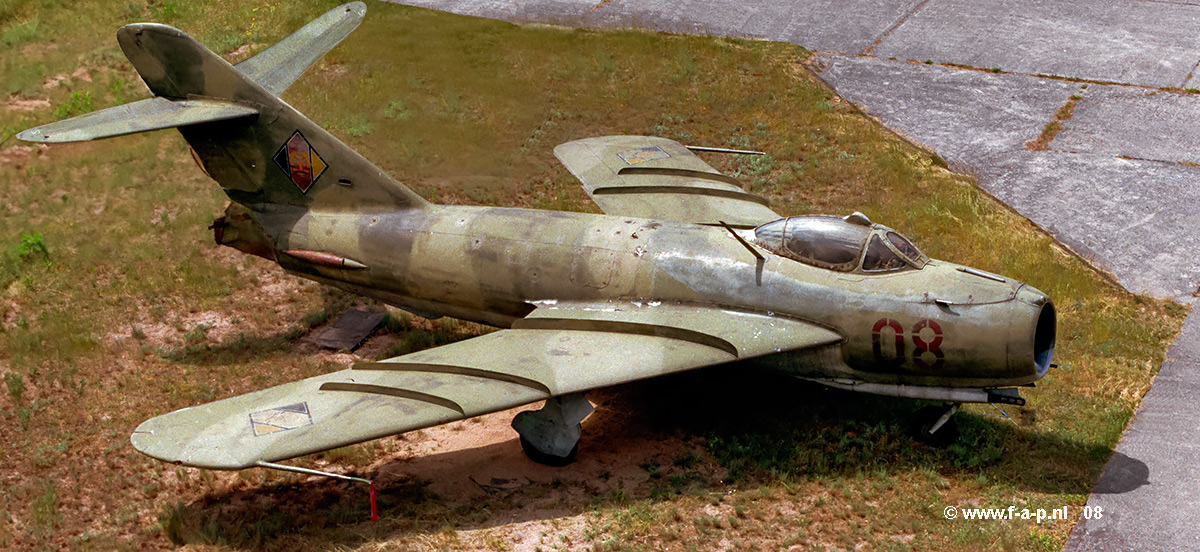 Mikoyan-Gurevich MiG-17F      08    c/n-0639   ex NVA   Finow (Eberswalde-Finow) (EDAV) - Germany 25-05-2003