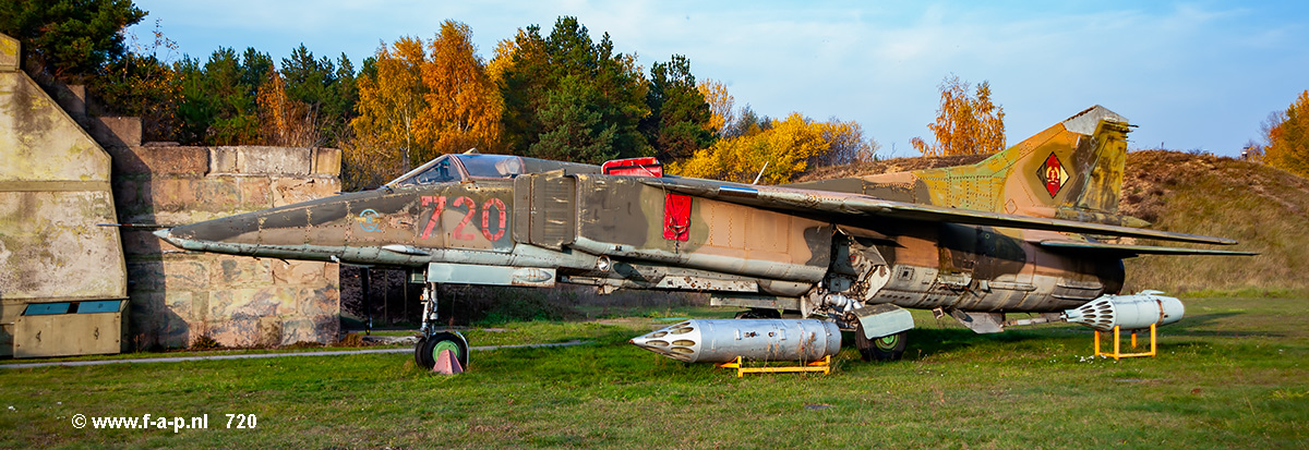 Mikoyan-Gurevich MiG-23BN    720  c/n-0393215732    Finow (Eberswalde-Finow) (EDAV) - Germany   31-10-2015