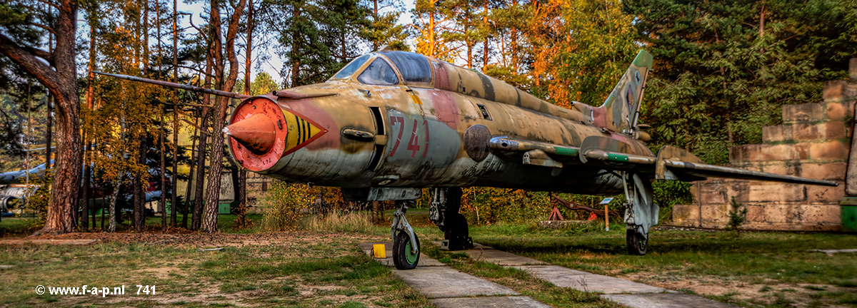 Sukhoi Su-22M4K                     741   25-40   c/n-26715      Finow (Eberswalde-Finow) (EDAV) - Germany   31-10-2015