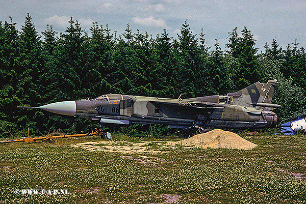 MiG-23-MF    20-06  ex 586   NVA 