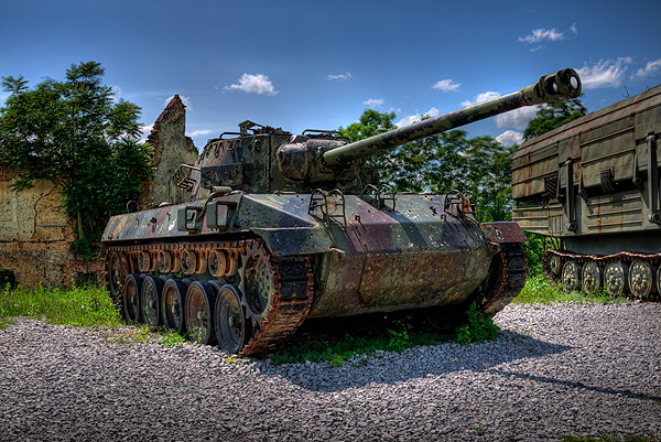 M-18 Hellcat   077   One of the users was Yugoslavia, which kept them in reserve until the early 1990s. A number of these vehicles were later used by the Military of Serbian Krajina and Army of Republika Srpska during the Yugoslav wars. One example was used on an armored train named the Krajina Ekspres (Krajina Express).  Karlovac City Museum 