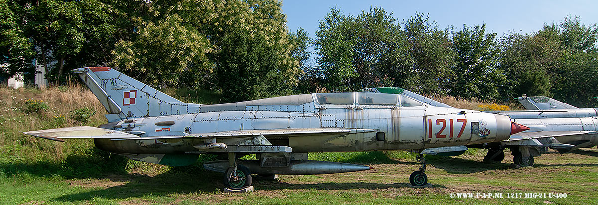 MiG-21-U400  he 1217  c/n 661217   Krakw-Rakowice-Czyzyny   18-08-022