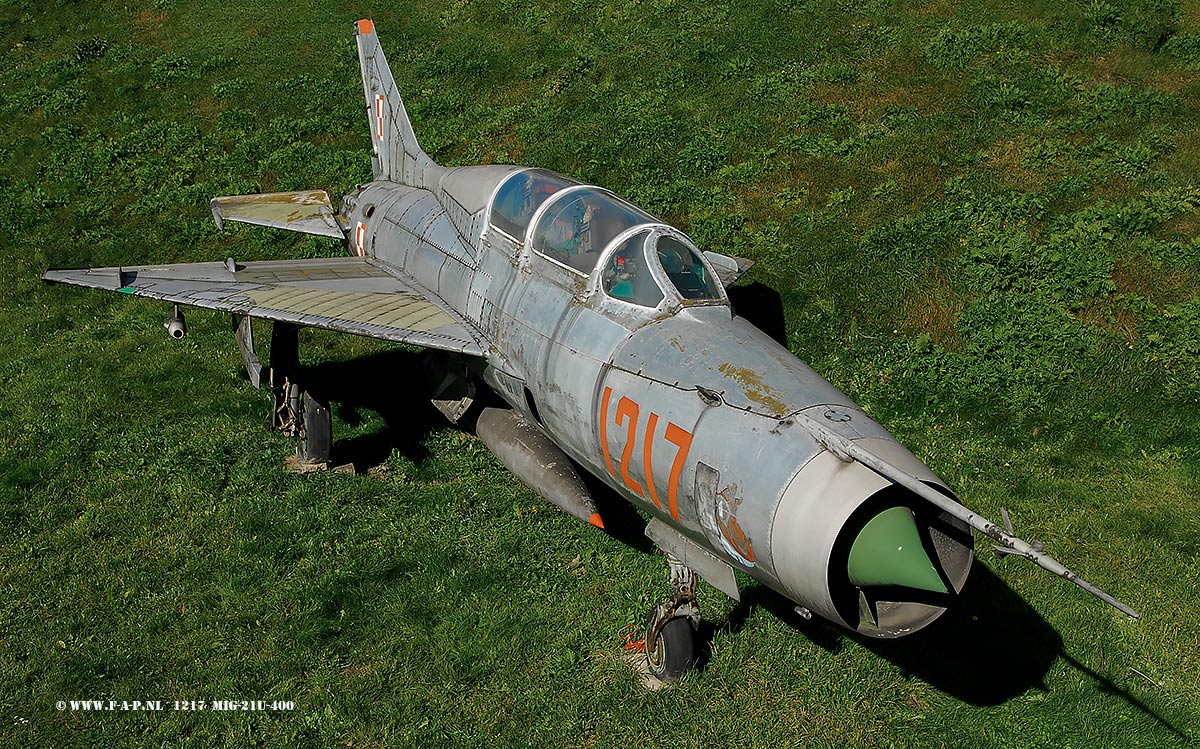 MiG-21-U400  he 1217  c/n 661217   Krakw-Rakowice-Czyzyny   15-10-2007