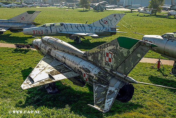 MiG-21US  the 4401  c/n 1685144    Krakw-Rakowice-Czyzyny  15-10-2007