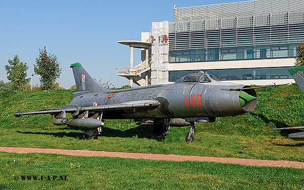 Sukhoi Su-7-BKL   806 c/n 7806    Krakw-Rakowice-Czyzyny 15-10-2007