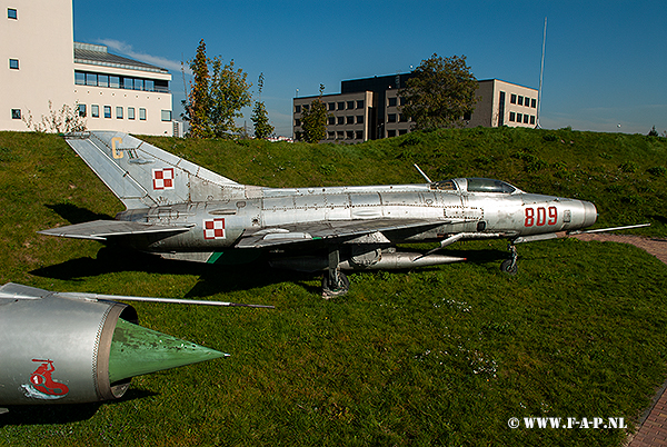 MiG-21-F-13  the 809  c/n 74809   Krakw-Rakowice-Czyzyny, 15-10-2007